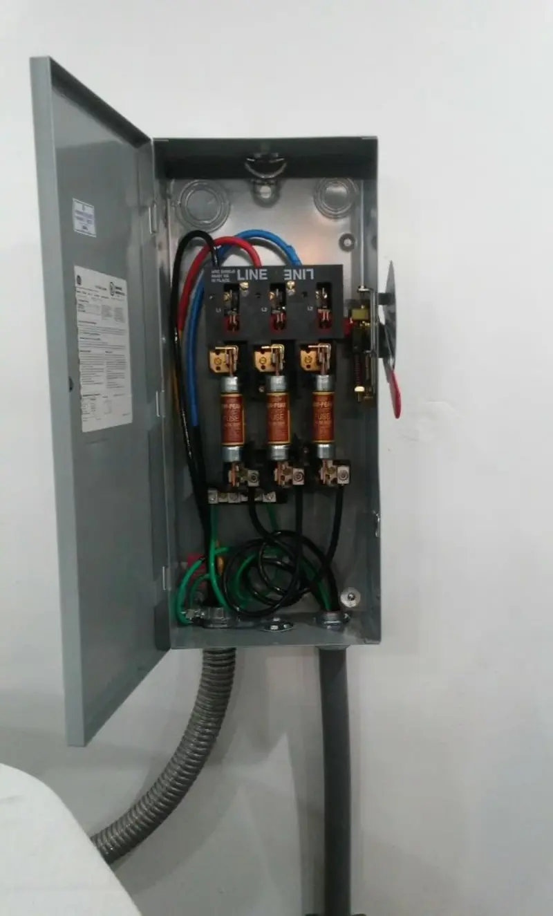 Three-phase disconnect switch installed for Electrical Wiring & Rewiring in Lemoyne